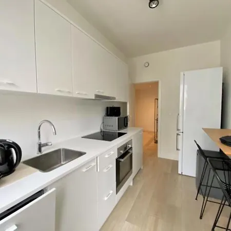 3 3 Bath Nahe Arena Frankfurt アパート フランクフルト
